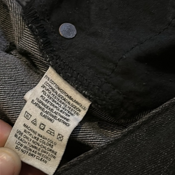 Free People Destroyed Ankle Raw Hem Skinny Jean-Black-Size 26-Distressed - Picture 10 of 13